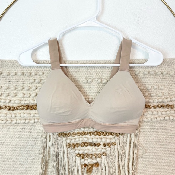 SPANX Bras 2 Pack Size M - Picture 2 of 7